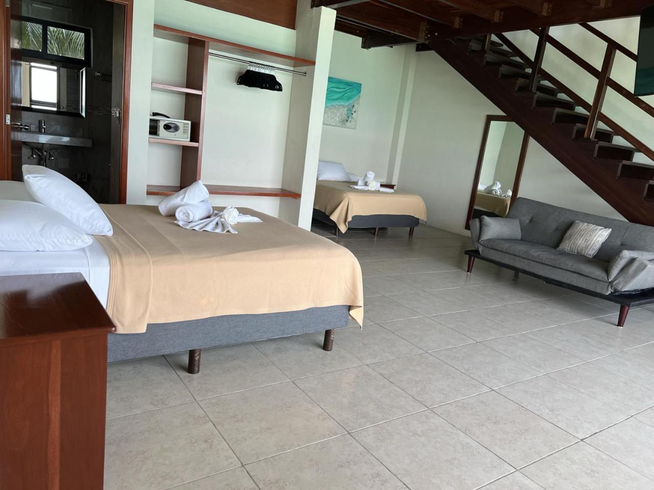 Cuxos Hotel Beachfront Isla Mujeres Exteriör bild