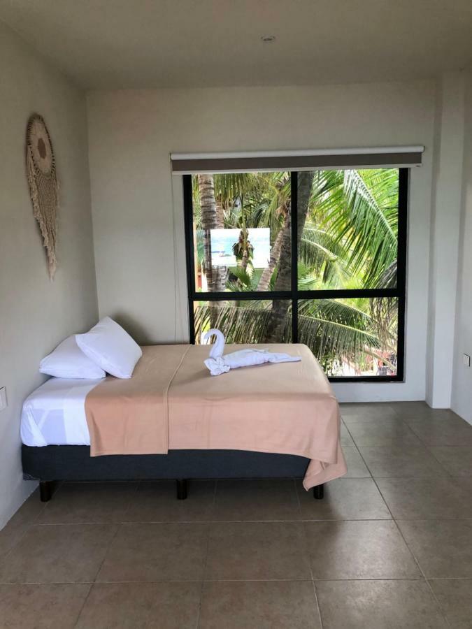 Cuxos Hotel Beachfront Isla Mujeres Exteriör bild